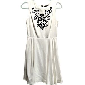 Label by‎ Five Twelve White Dress with Black Embroidery Size 4